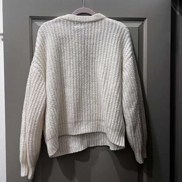 White Scoop Neck Knit Sweater - Picture 4 of 4